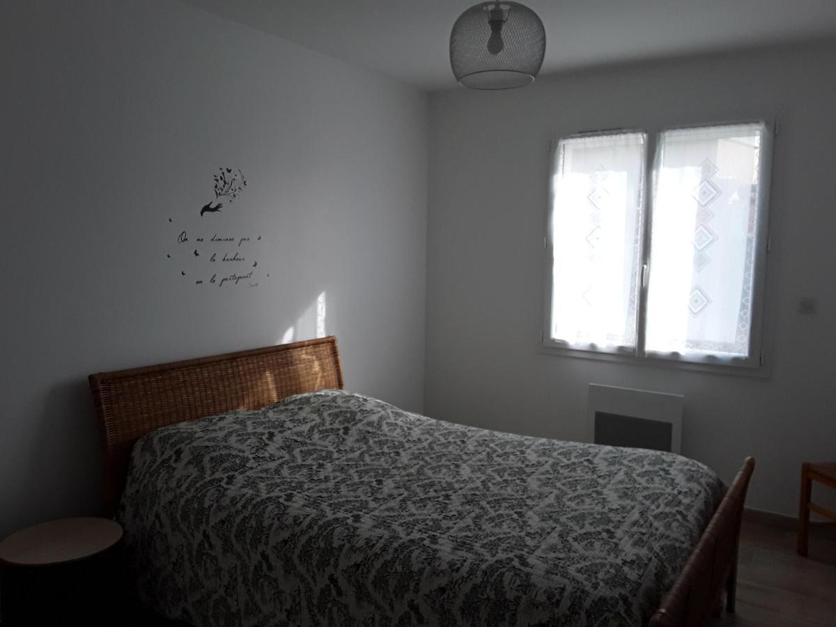 Maison Individuelle Neuve Avec Piscine リムー エクステリア 写真